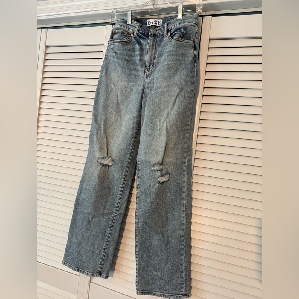 Blue Straight Leg Jeans with Classic Denim Wash